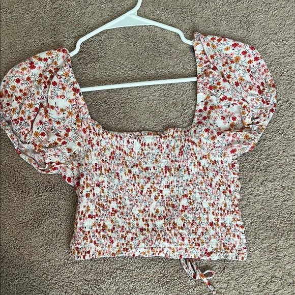 Floral Ruched Top - Picture 2 of 3